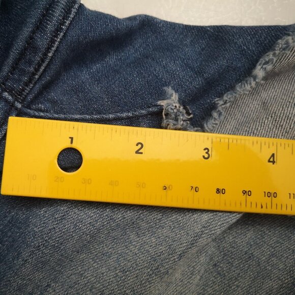 Rock & Republic Ladies Size 14 Pixie Cut Off Denim Shorts w/ Embellishments - Picture 11 of 11